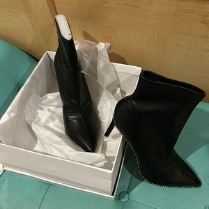 Bar lll short leather black boots
